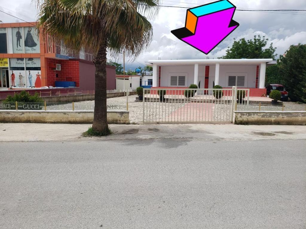Esto's Near Tirana Airport 1 - Self Checkin -netflix - Free Parking Apartment Valias