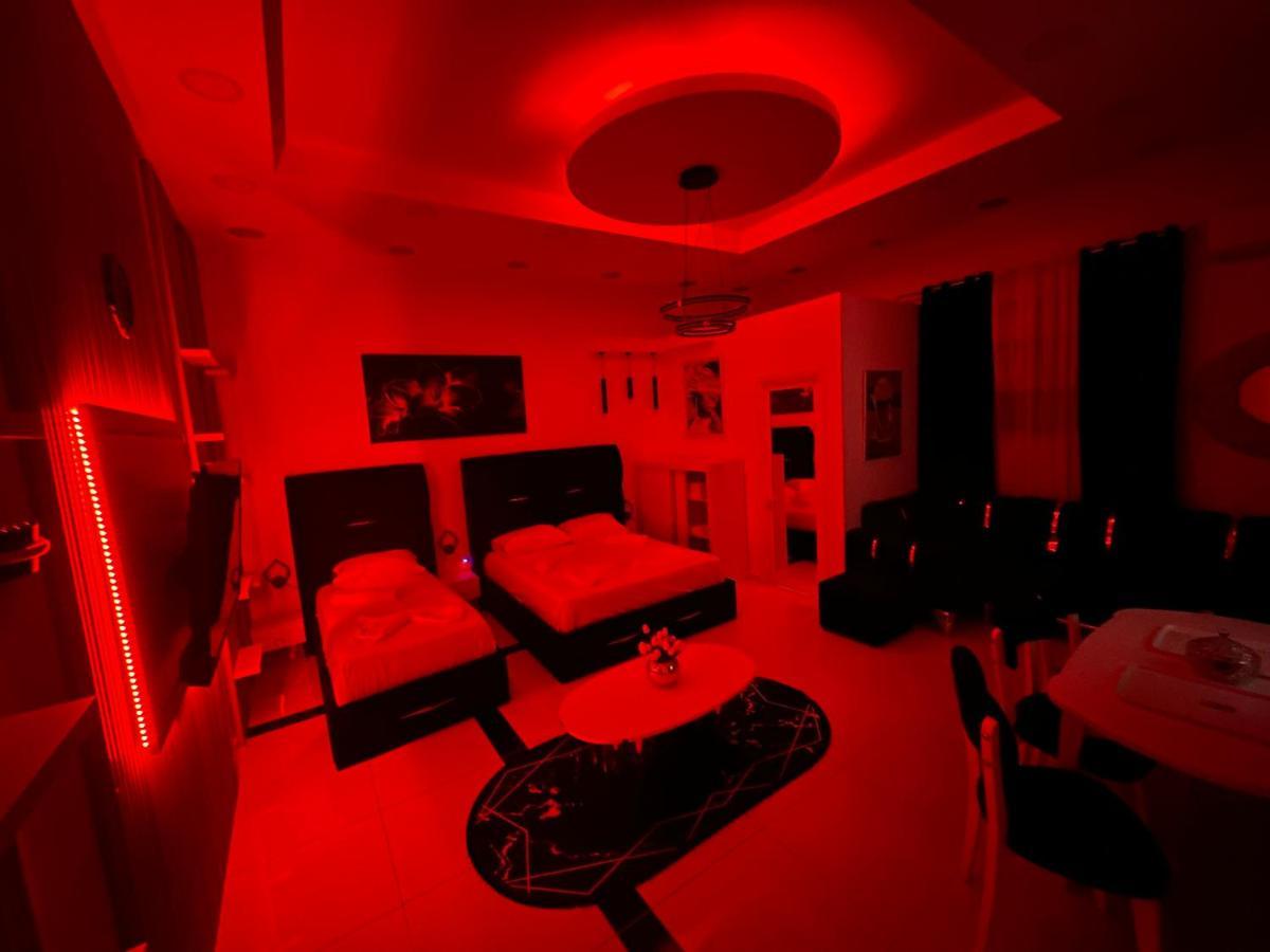 Esto's Near Tirana Airport 1 - Self Checkin -netflix - Free Parking Apartment